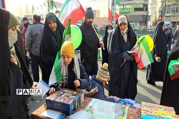 حضور باشکوه در راهپیمایی ۲۲ بهمن در تهران