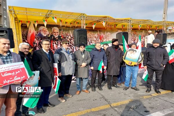 حضور باشکوه در راهپیمایی ۲۲ بهمن در تهران
