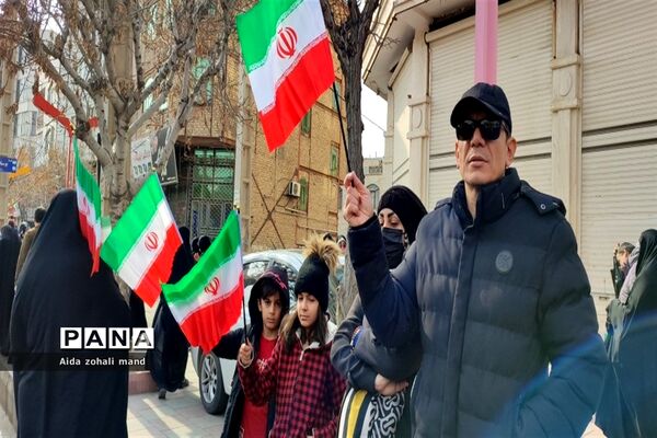 راهپیمایی با شکوه ۲۲ بهمن در شهرستان رباط‌کریم