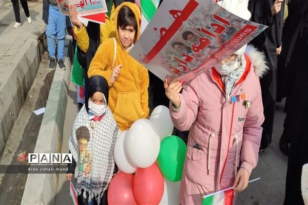 راهپیمایی با شکوه ۲۲ بهمن در شهرستان رباط‌کریم