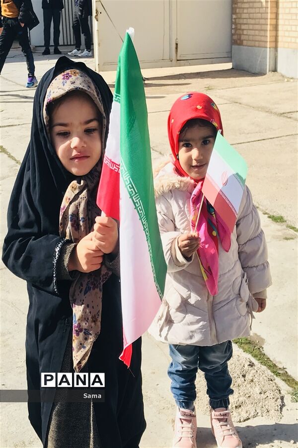 حضور گسترده دهه هشتادی و نودی‌ها در راهپیمایی 22 بهمن