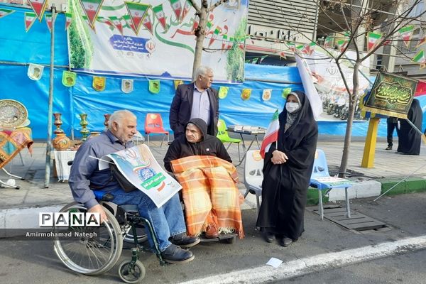 حضور دانش‌آموزان در راهپیمایی 22 بهمن چهل و چهارمین سالروز پیروزی انقلاب اسلامی