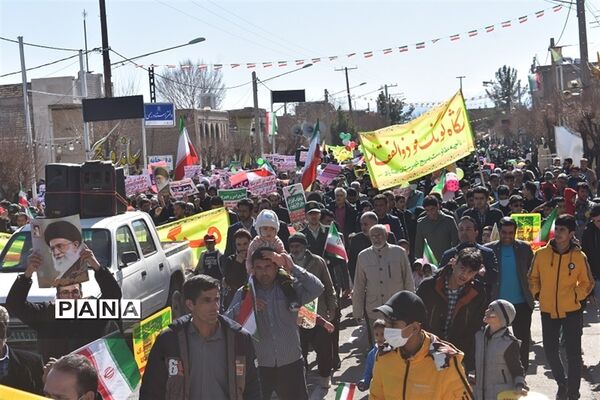 راهپیمایی با شکوه یوم الله ۲۲ بهمن مردم شهرستان بهاباد