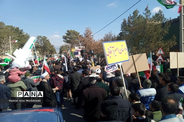 اقتدار باشکوه مردم کاشمر در راهپیمایی ۲۲ بهمن