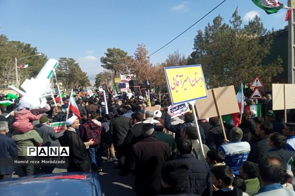 اقتدار باشکوه مردم کاشمر در راهپیمایی ۲۲ بهمن