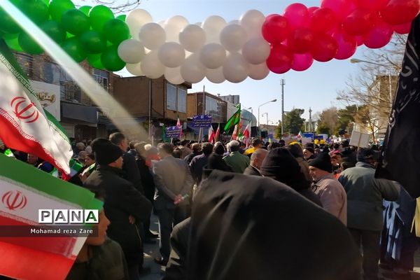 اقتدار باشکوه مردم کاشمر در راهپیمایی ۲۲ بهمن