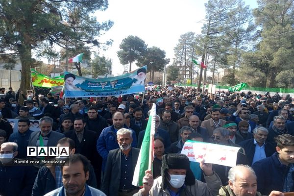 اقتدار باشکوه مردم کاشمر در راهپیمایی ۲۲ بهمن