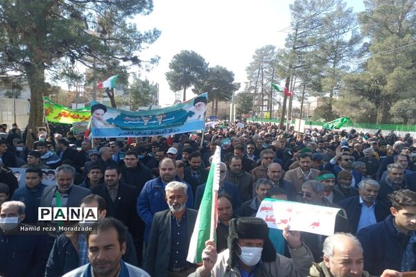 اقتدار باشکوه مردم کاشمر در راهپیمایی ۲۲ بهمن