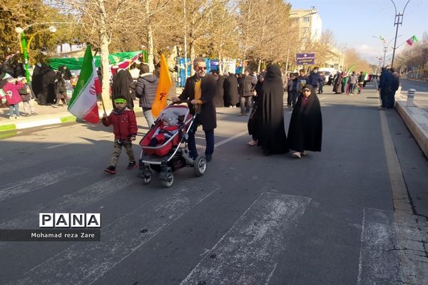 اقتدار باشکوه مردم کاشمر در راهپیمایی ۲۲ بهمن