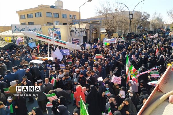 اقتدار باشکوه مردم کاشمر در راهپیمایی ۲۲ بهمن