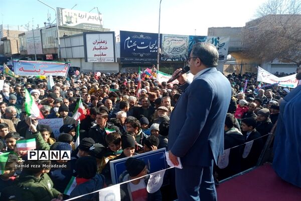 اقتدار باشکوه مردم کاشمر در راهپیمایی ۲۲ بهمن