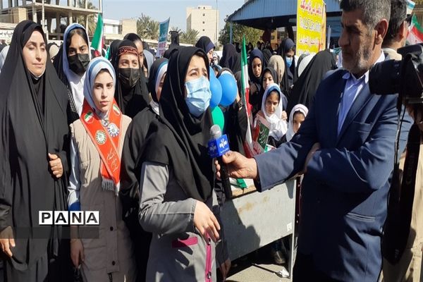 حضور پرشور فرهنگیان و دانش‌آموزان شادگانی در مراسم راهپیمایی یوم الله ۲۲بهمن