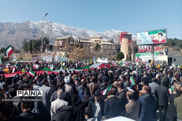 حضور پرشور مردم و دانش‌آموزان ناحیه یک خرم آباد در راهپیمایی 22بهمن