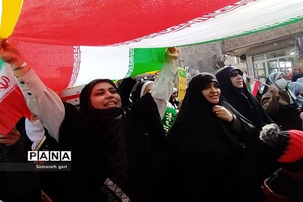 حضور پرشور مردم غیور پاکدشت در راهپیمایی 22 بهمن