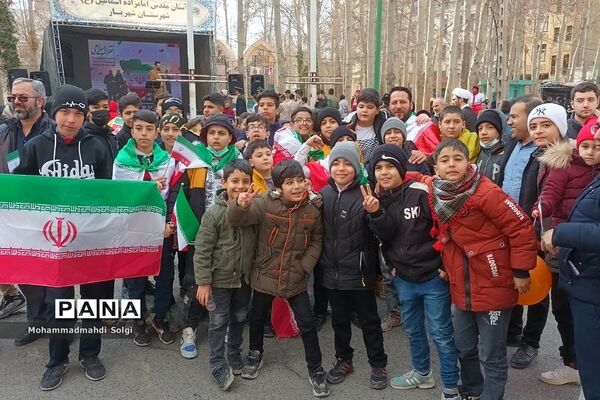 برگزاری پرشور جشن پیروزی انقلاب اسلامی باحضور مردم یک دل و متحد شهرستان شهریار