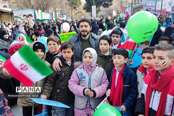 برگزاری پرشور جشن پیروزی انقلاب اسلامی باحضور مردم یک دل و متحد شهرستان شهریار