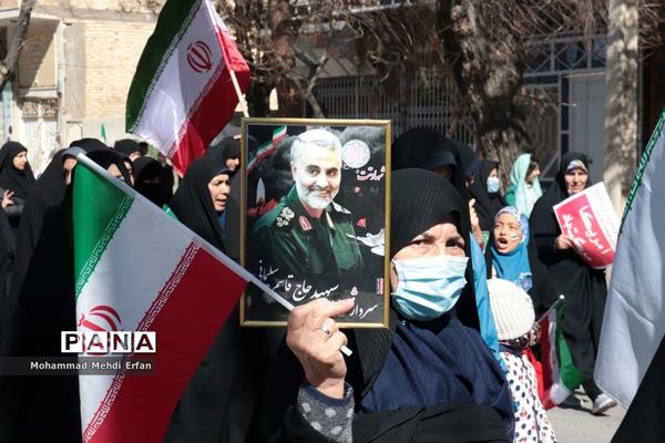 شکوه حضور مردم  آباده در راهپیمایی 22 بهمن ماه