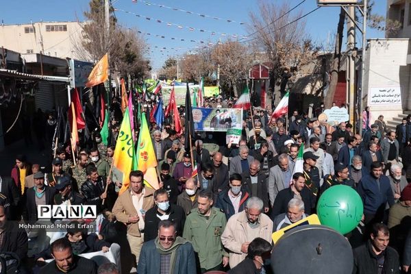 شکوه حضور مردم  آباده در راهپیمایی 22 بهمن ماه