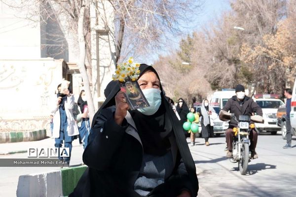 شکوه حضور مردم  آباده در راهپیمایی 22 بهمن ماه