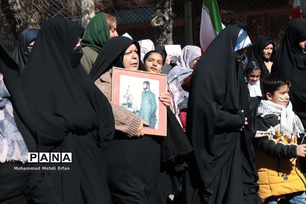 شکوه حضور مردم  آباده در راهپیمایی 22 بهمن ماه