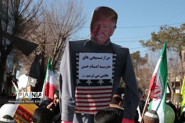 شکوه حضور مردم  آباده در راهپیمایی 22 بهمن ماه