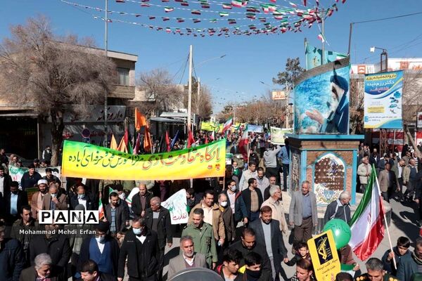 شکوه حضور مردم  آباده در راهپیمایی 22 بهمن ماه