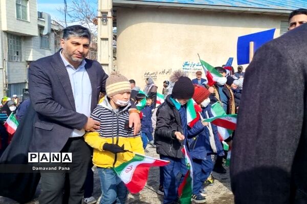 راهپیمایی 22 بهمن در دماوند