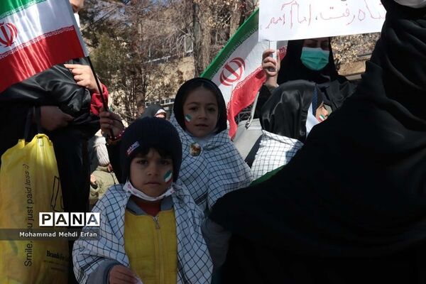 حضور دانش‌آموزان آباده  در مراسم  22 بهمن