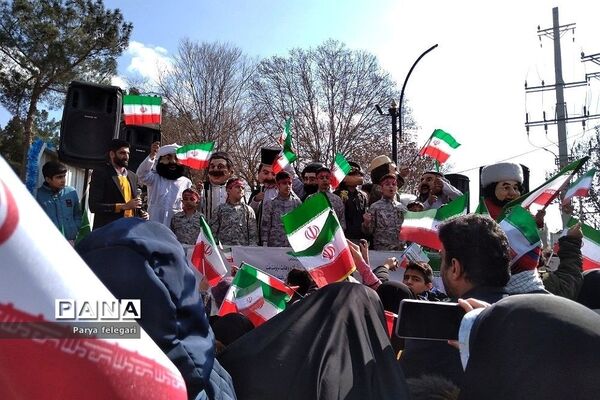 برگزاری راهپیمایی یوم‌الله ۲۲ بهمن در شهرستان قرچک