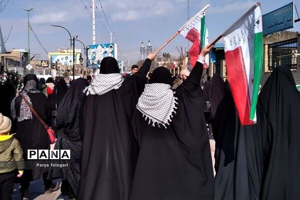 برگزاری راهپیمایی یوم‌الله ۲۲ بهمن در شهرستان قرچک