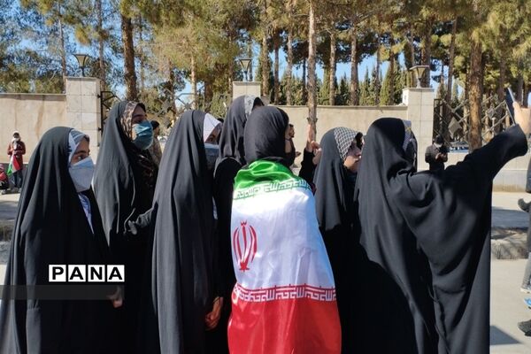 شرکت گسترده مردم خراسان جنوبی در راهپیمایی 22 بهمن