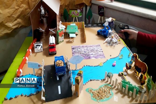 برگزاری نمایشگاه هنری پژوهشی «نوید مولا» در پژوهشسرای نه دی شهرستان رباط‌کریم