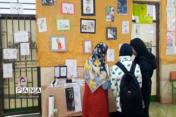 برگزاری نمایشگاه هنری پژوهشی «نوید مولا» در پژوهشسرای نه دی شهرستان رباط‌کریم