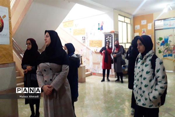 برگزاری نمایشگاه هنری پژوهشی «نوید مولا» در پژوهشسرای نه دی شهرستان رباط‌کریم