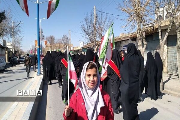 حضور پرشور مردم شهرستان فلاورجان در راهپیمایی ٢٢ بهمن