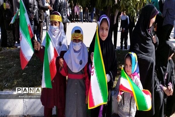 حضور کودکان و نوجوانان ارسنجانی در راهپیمایی ۲۲بهمن