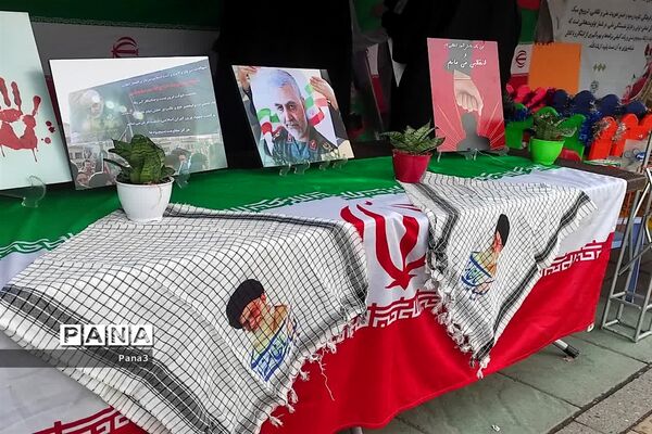 حضور مسئولان، فرهنگیان و دانش‌آموزان آموزش و پرورش منطقه ۳ در راهپیمایی ۲۲ بهمن۱۴۰۱