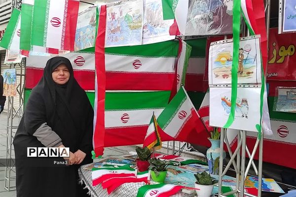 حضور مسئولان، فرهنگیان و دانش‌آموزان آموزش و پرورش منطقه ۳ در راهپیمایی ۲۲ بهمن۱۴۰۱