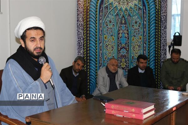 آیین بدرقه ۹۸ دانش‌آموز دختر فیروزکوهی به اردوهای راهیان نور