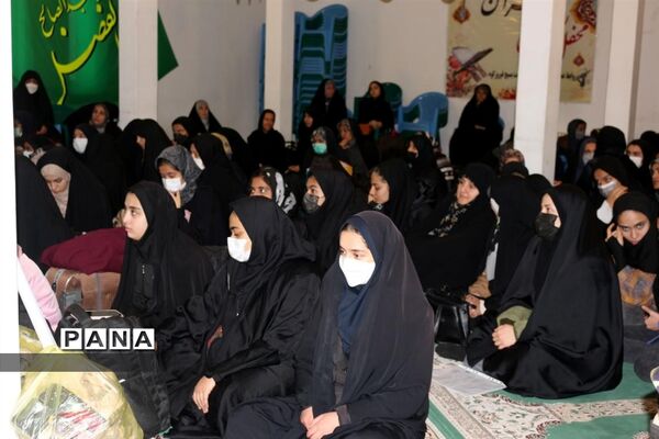 آیین بدرقه ۹۸ دانش‌آموز دختر فیروزکوهی به اردوهای راهیان نور
