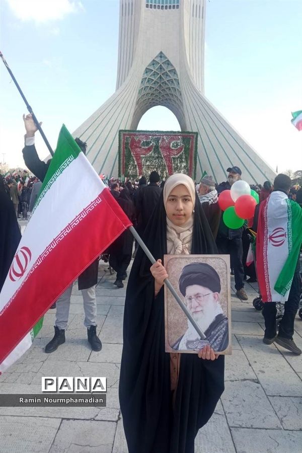 حضور چشم نواز فرزندان دهه نودی انقلاب در راهپیمایی 22 بهمن