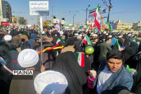 راهپیمایی مردم قم در یوم الله 22 بهمن-1