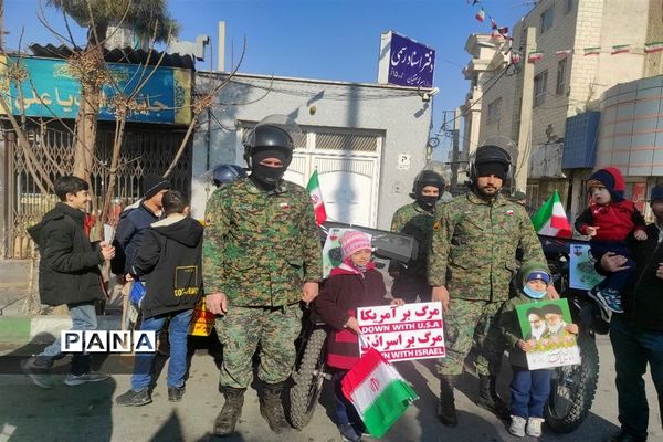 راهپیمایی مردم قم در یوم الله 22 بهمن-1