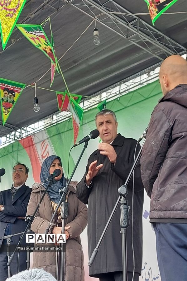 دانش‌آموزان و فرهنگیان انقلابی همیشه در صحنه آموزش و پرورش منطقه ۱۲