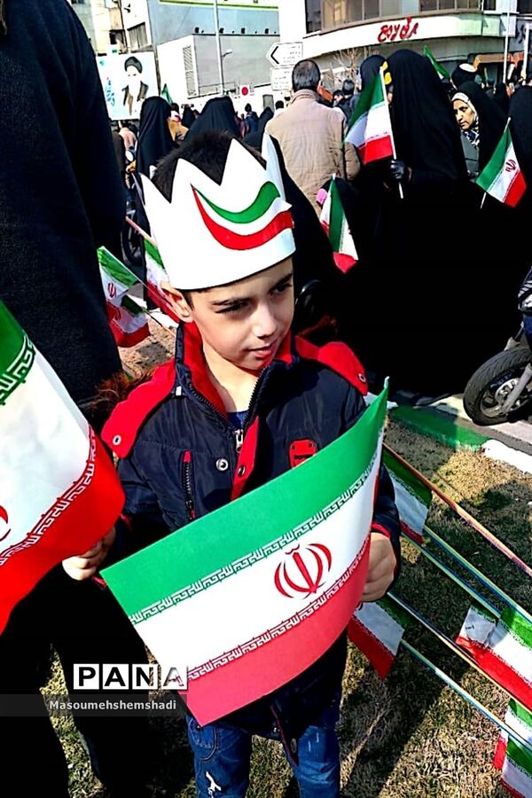 دانش‌آموزان و فرهنگیان انقلابی همیشه در صحنه آموزش و پرورش منطقه ۱۲