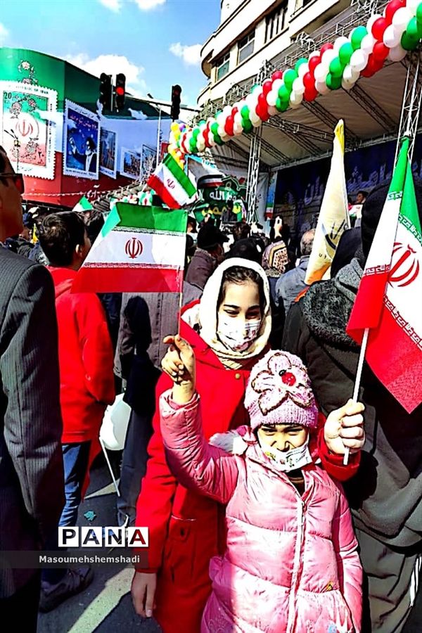 دانش‌آموزان و فرهنگیان انقلابی همیشه در صحنه آموزش و پرورش منطقه ۱۲