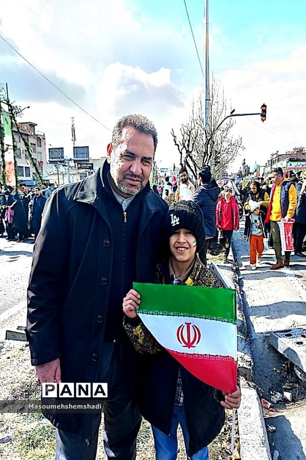 دانش‌آموزان و فرهنگیان انقلابی همیشه در صحنه آموزش و پرورش منطقه ۱۲