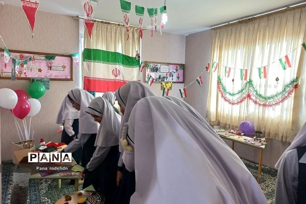 برگزاری نمایشگاه دست‌سازه‌های دانش‌آموزان در دبستان کوثر رودهن