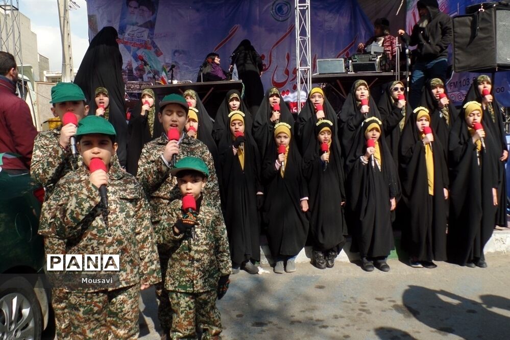 حضور پر شور نسل‌ها در راهپیمایی ۲۲ بهمن