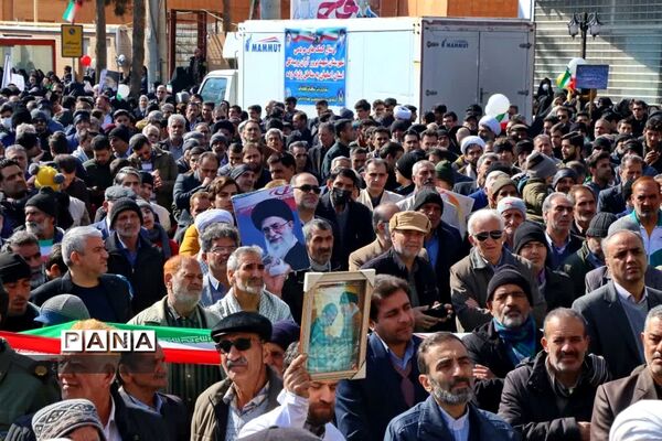 راهپیمایی ۲۲ بهمن ماه با حضور پرشور مردم ولایتمدار و شهید پرور آران و بیدگل